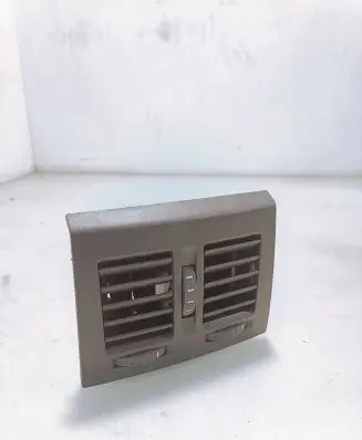 Rear air vent grill