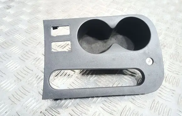 Cup holder front