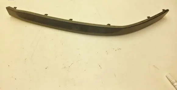 Front bumper splitter molding