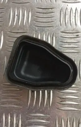 Nissan Primera Headlight/headlamp dust cover 88202104