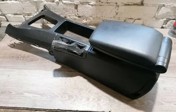 Volvo V70 Center console 