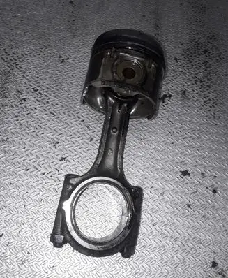 KIA Carnival Piston with connecting rod C27