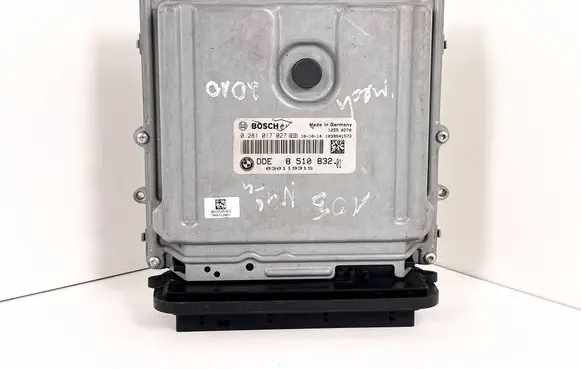 BMW 3 E90 E91 Engine control unit/module 8510832 0281017027 030119315