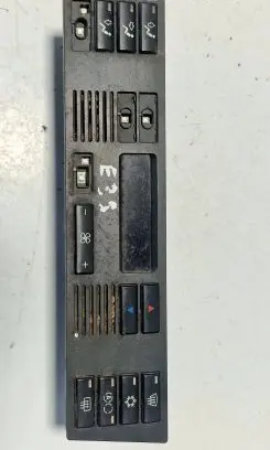 BMW 5 E39 Climate control unit 64116915799 900250950002 01516395