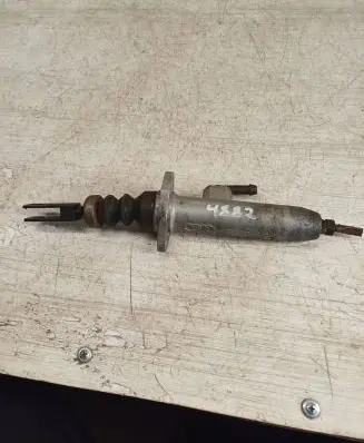 Audi 80 90 S2 B4 Clutch master cylinder 893721401D