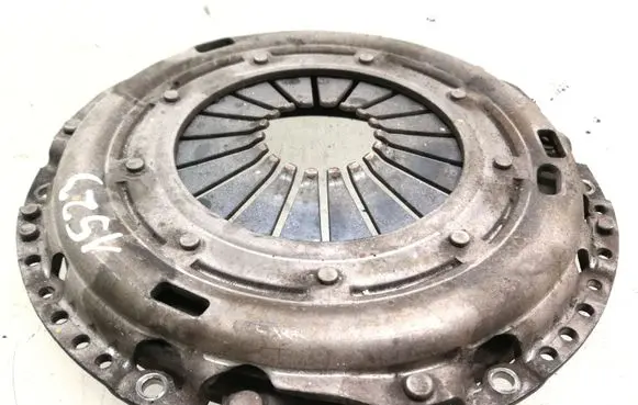 Volkswagen Golf V Pressure plate 03G141025H