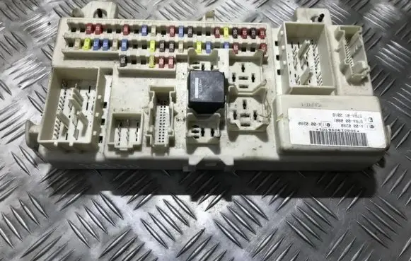 Ford Focus Fuse box set a000280 97ra000001