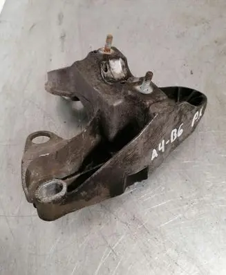 Audi A4 S4 B6 8E 8H Engine mounting bracket 8E0199351