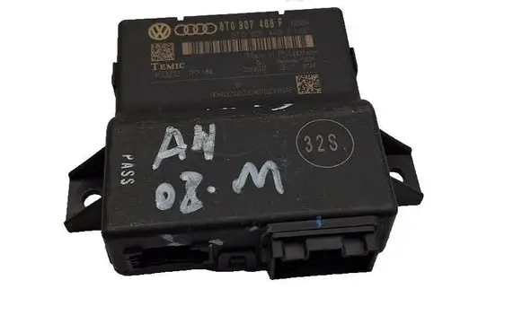 Audi A4 S4 B8 8K Gateway control module 8T0907468F
