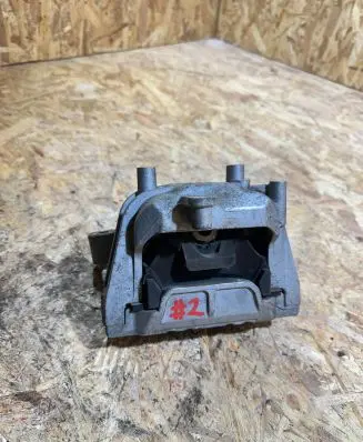 Volkswagen PASSAT B6 Engine mount bracket 1K0199262