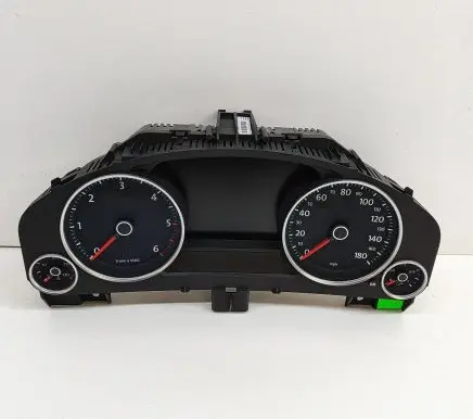 Volkswagen Touareg II Speedometer (instrument cluster) 7P6920983G 0263677157