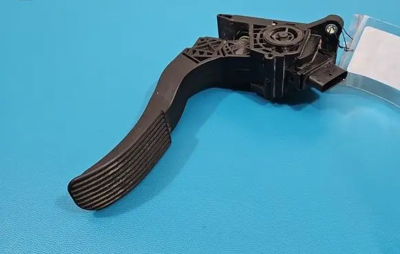 Mercedes-Benz Vito Viano W447 Accelerator throttle pedal A9073010200 IMPRK1528535