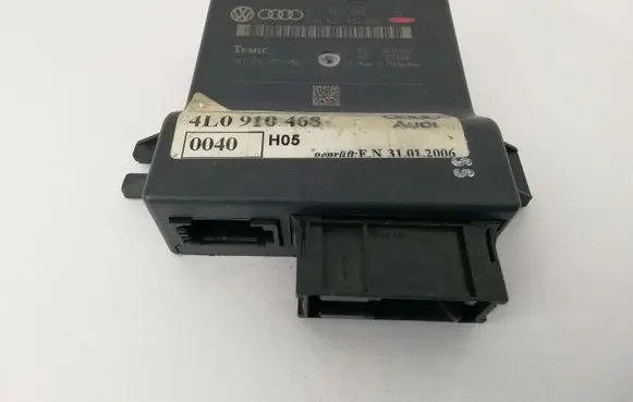 Audi A6 S6 C6 4F Gateway control module 4L0910468