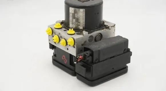 Volkswagen Golf V ABS Pump 1K0614517BE 1K0907379AJ
