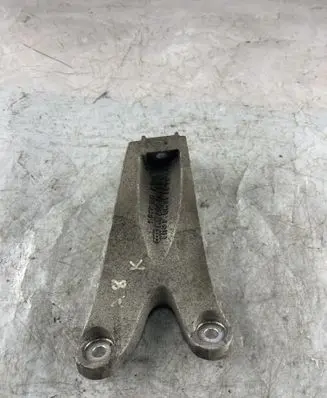 Audi A8 S8 D3 4E Engine mounting bracket 4E0199307 4E0199307BM