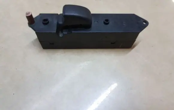 Mitsubishi Pajero Sport I Electric window control switch MR194820