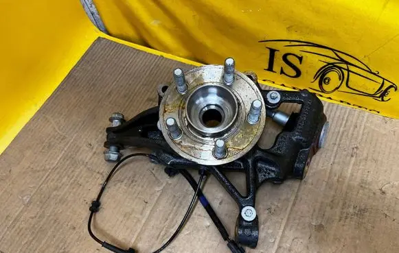 Ford Explorer VI Front wheel hub spindle knuckle LB5C3K171AC