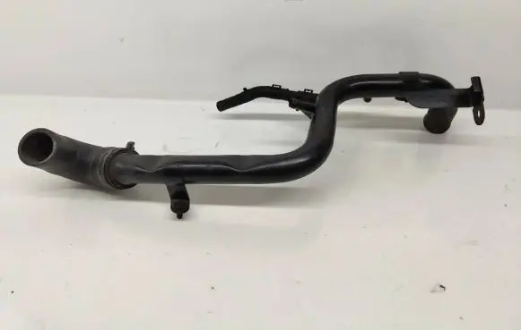 Volkswagen PASSAT B5 Engine coolant pipe/hose 038121071F