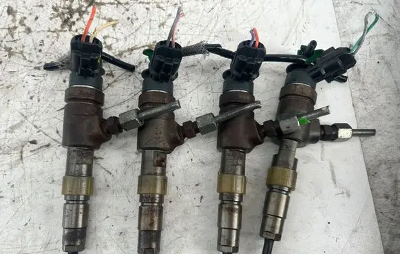 Peugeot 308 Fuel injectors set 0445110340 870692