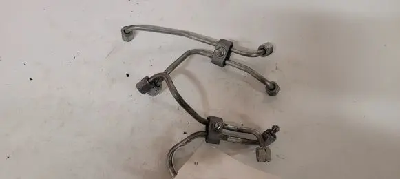 Fuel injector supply line/pipe