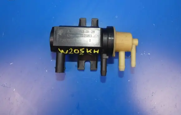 Mercedes-Benz C W205 Turbo solenoid valve A0091533128 15T083 70078208