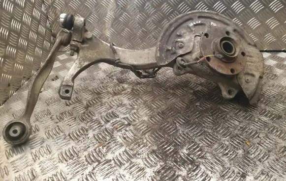Front wheel hub