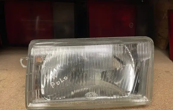 Volkswagen Polo II 86C 2F Headlight/headlamp 30313754700
