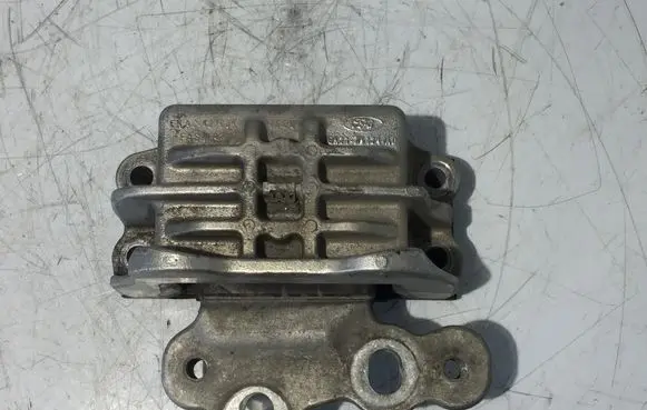 Ford Transit Custom Engine mount bracket GK217M124AD 14042016