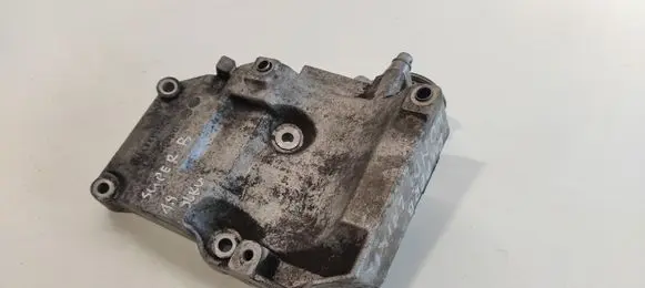 Skoda Superb B5 (3U) A/C compressor mount bracket 038260885C