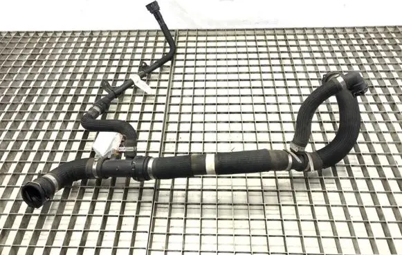 Engine coolant pipe/hose