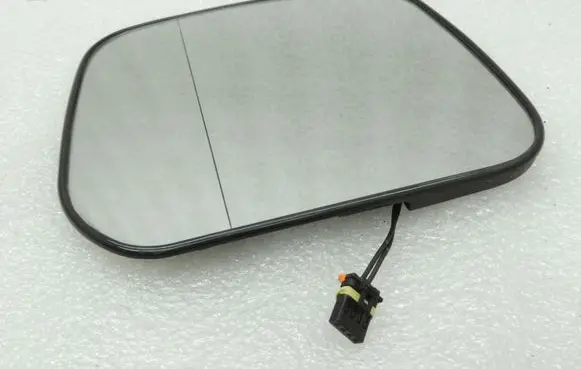 Mitsubishi Pajero Sport I Wing mirror glass MR442061