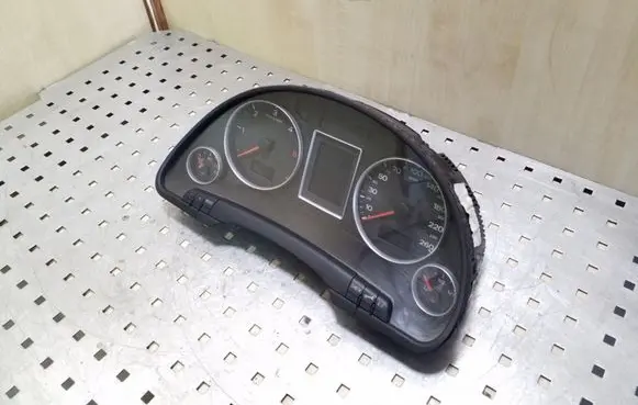 Audi A4 S4 B7 8E 8H Speedometer (instrument cluster) 1036901830 1036904559