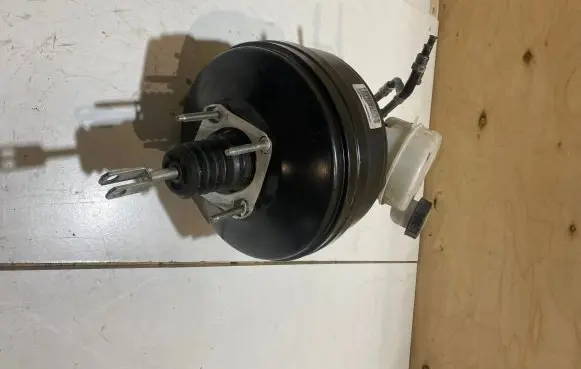 Ford Mustang VI Brake booster FR3C2B195BL