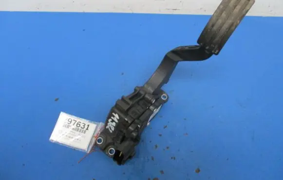 Ford Fusion Accelerator throttle pedal