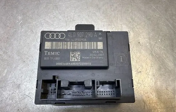 Audi Q7 4L Door control unit/module 0033TFJ0001