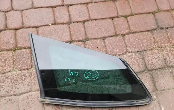 Opel Insignia B Sliding door window/glass 