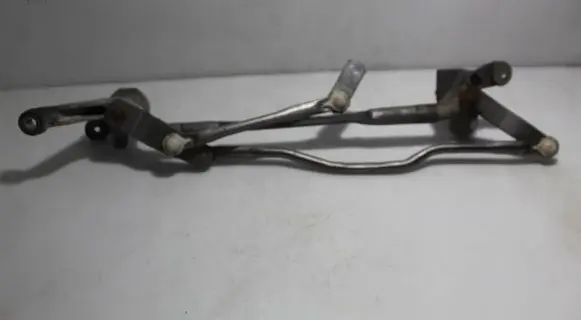Mazda 5 Front wiper linkage 