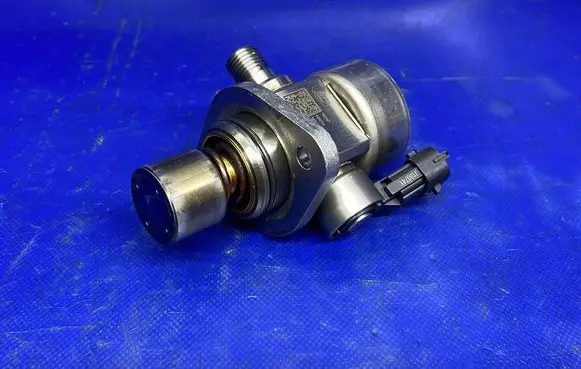 Ford Mondeo MK V Fuel injection high pressure pump DS7G9D376DC 030306