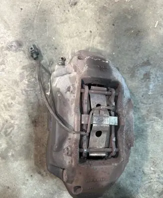 Front brake caliper
