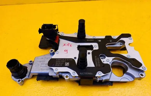 Mercedes-Benz B W246 W242 Engine control unit/module 28415877 10446140 3005150651