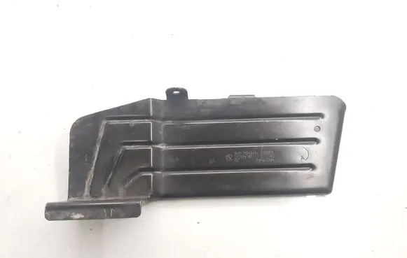 BMW 1 E81 E87 Other engine bay part 7174891