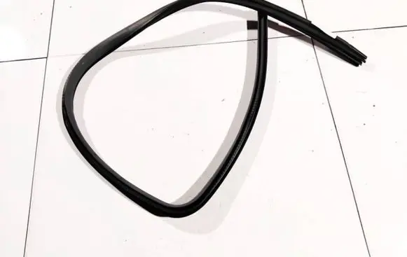 Honda CR-V Rubber seal front coupe door 