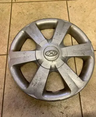 Hyundai Accent R16 wheel hub/cap/trim 529611E100
