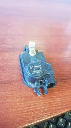 Mitsubishi Pajero Central locking motor MB669753