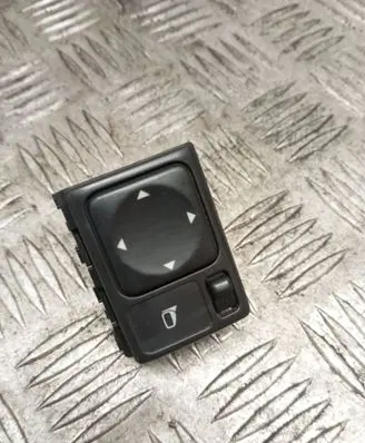 Nissan Note (E11) Wing mirror switch
