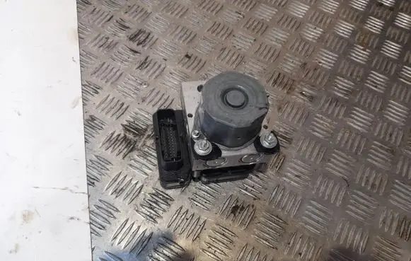 Mercedes-Benz CLA C117 X117 W117 ABS Pump A0004311500