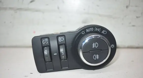 Opel Astra J Light switch 13385636