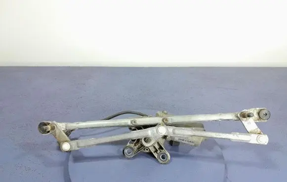 Chevrolet Captiva Front wiper linkage and motor 25919460
