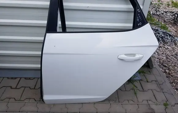 Seat Leon (5F) Rear door