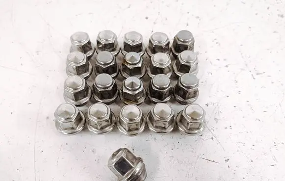 Ford Fusion II Nuts/bolts 